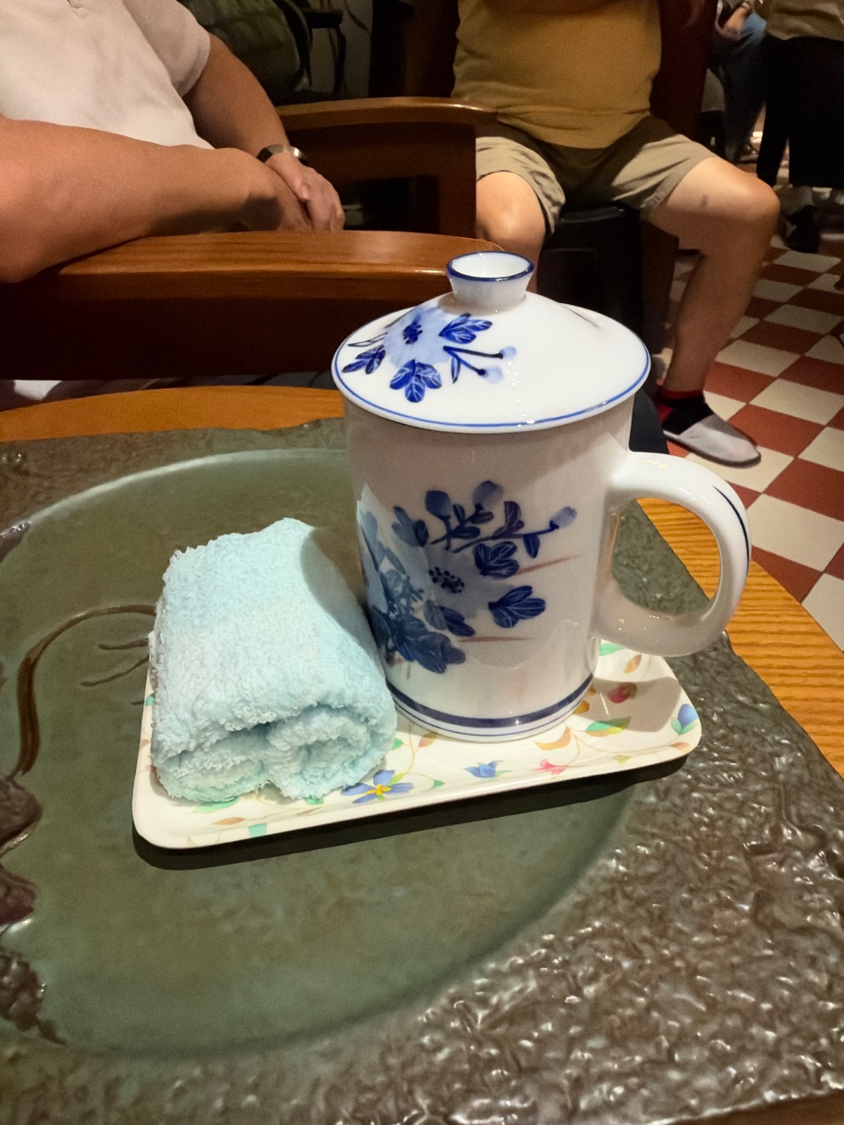 茶杯一套和毛巾
